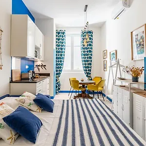 Shell, 120m Vieux-port, Clim Netflix Wifi Appartement